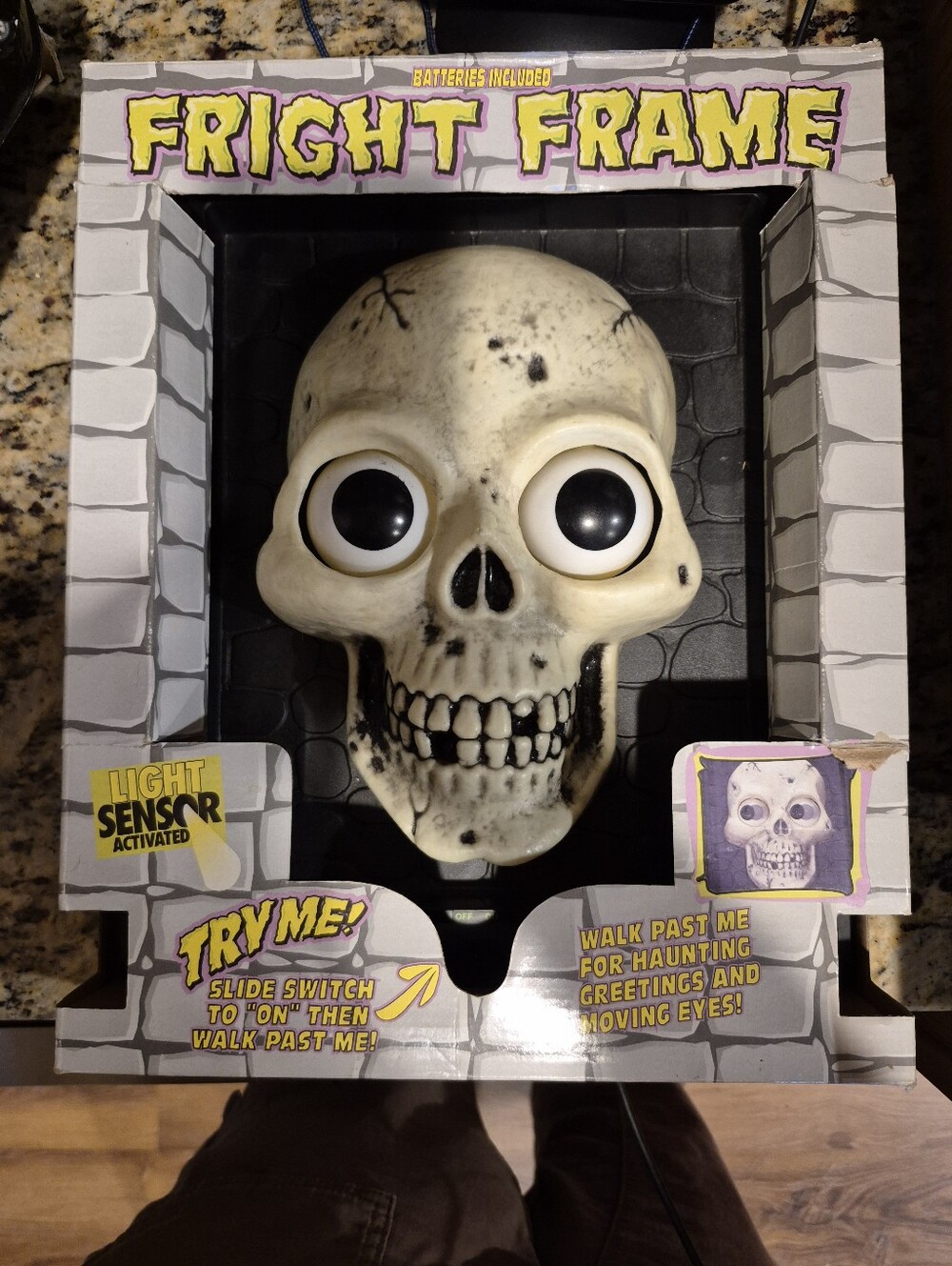 90's Fright Frame Light Sensor Skull Wall Decor - Cream/Black